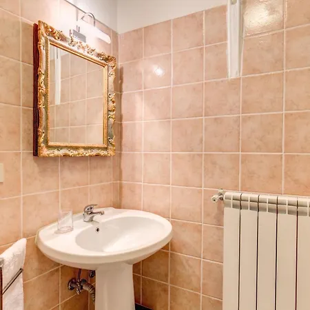 Book And Rent רומא
