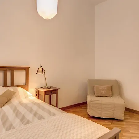 Book And Rent * רומא